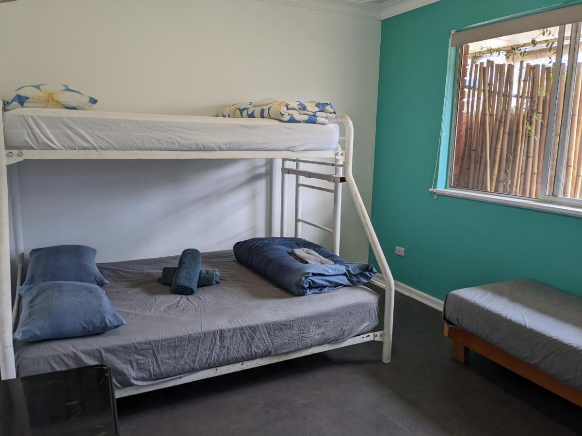 Ozzie Pozzie Backpackers - Port Macquarie Yha Hostel Buitenkant foto